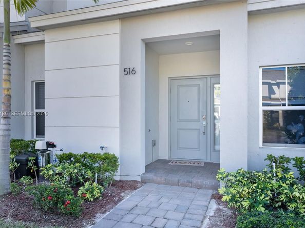 516 NE 1st Dr, Florida City FL 33034