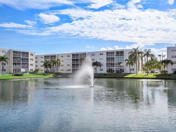 324 SE 10th St 203, Dania Beach FL 33004