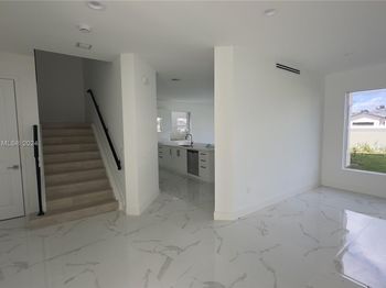 3523 Forest View Cir