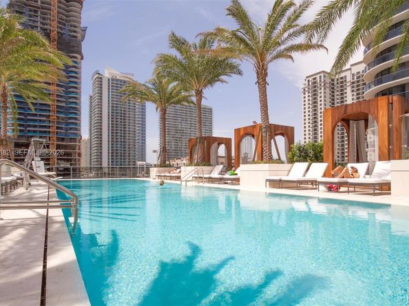 801 S Miami Ave 2002, Miami FL 33130