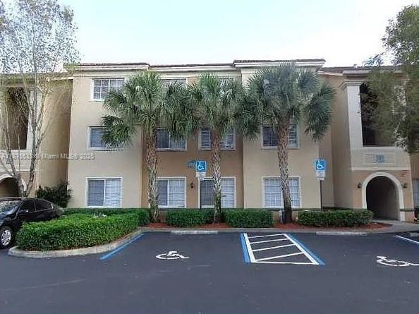 2516 Centergate Dr 308, Miramar FL 33025