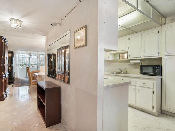 2900 NW 48th Ter 117, Lauderdale Lakes FL 33313