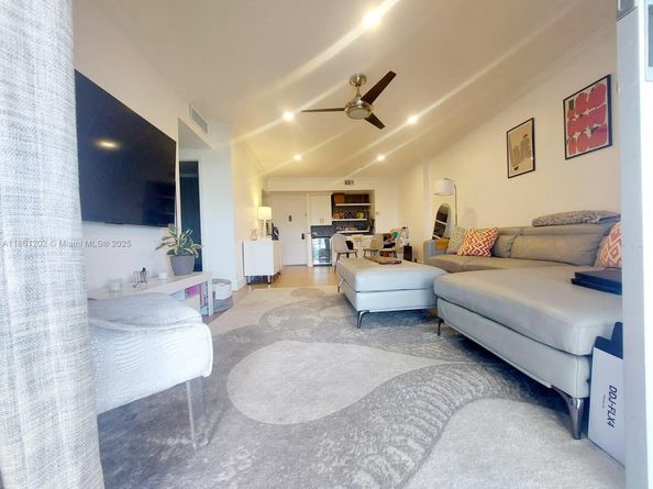 4400 Hillcrest Dr 1005A, Hollywood FL 33021