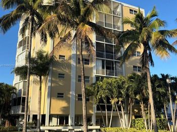 555 Crandon Blvd