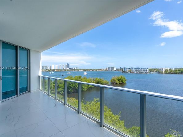 17111 Biscayne Bl 506, North Miami Beach FL 33160
