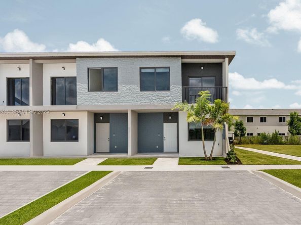 1306 NW 5 St, Florida City FL 33034