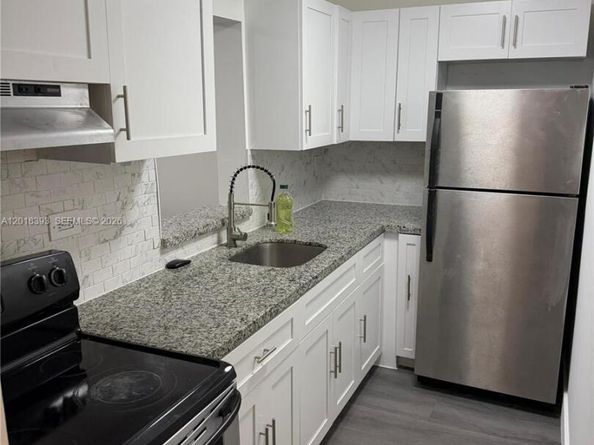 1740 NW N River Dr 325, Miami FL 33125