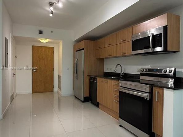 350 S Miami Ave 304, Miami FL 33130