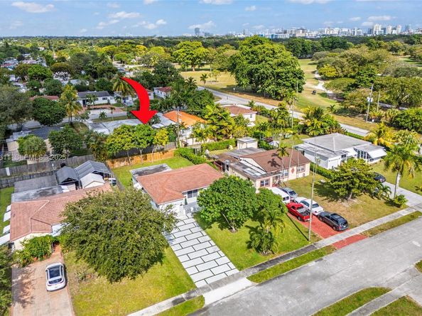 1979 NE 176th St, North Miami Beach FL 33162