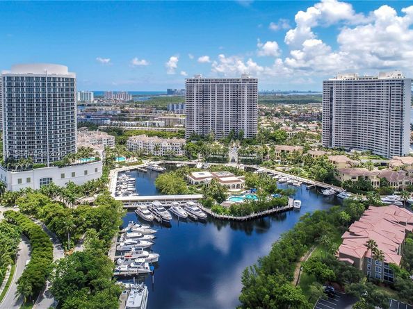 1000 W Island Blvd 1812, Aventura FL 33160