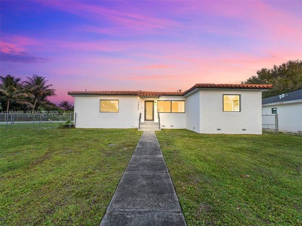 14545 Garden Dr, Miami FL 33168