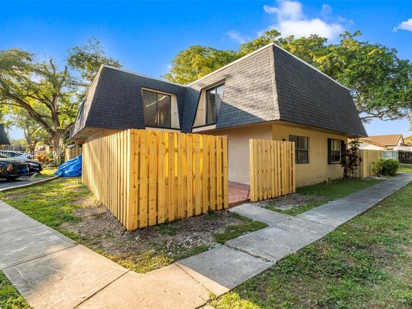 14201 SW 94th Cir Ln 1035, Miami FL 33186