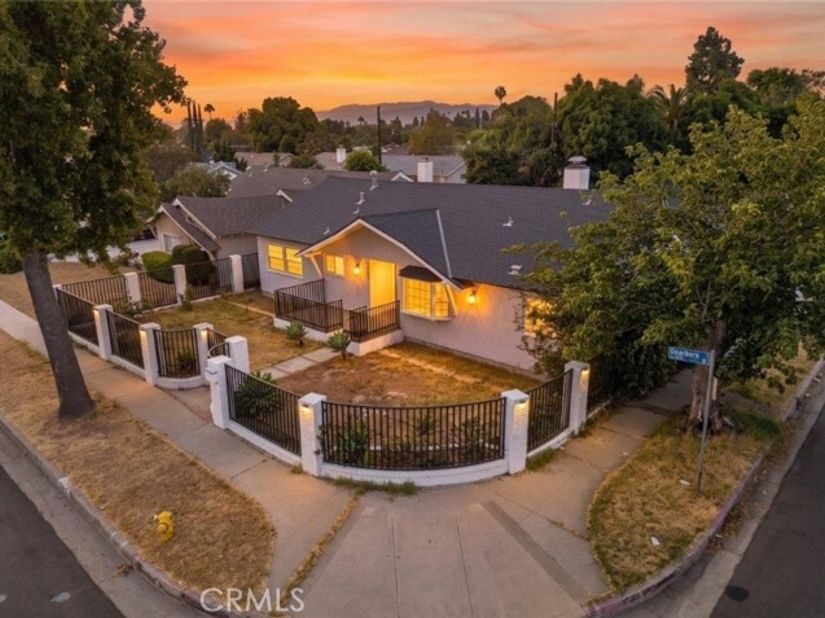 16003 Dearborn Street, North Hills (los Angeles) CA 91343