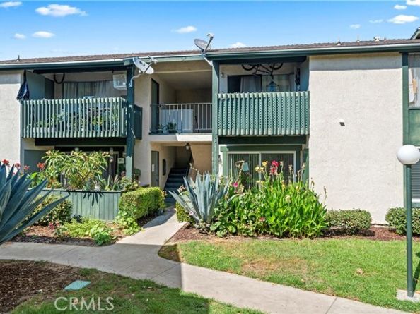 23214 Orange Avenue 7, Lake Forest (el Toro) CA 92630