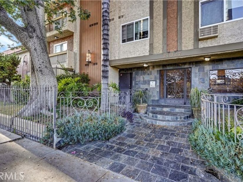 20327 Saticoy, Winnetka (los Angeles) CA 91306