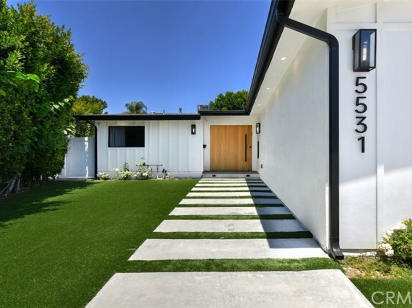 5531 Hermitage, Valley Village CA 91607