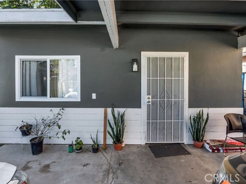 2110 E Hatchway, Compton CA 90222
