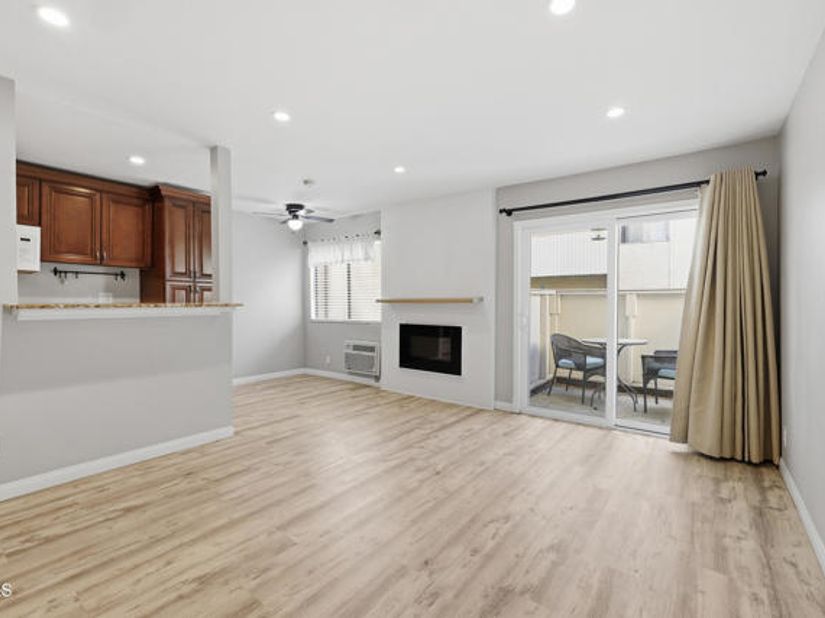 28947 E Thousand Oaks 121, Agoura Hills CA 91301
