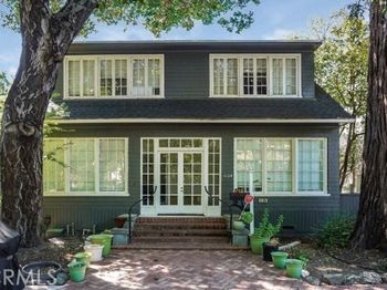 1124 Douglas