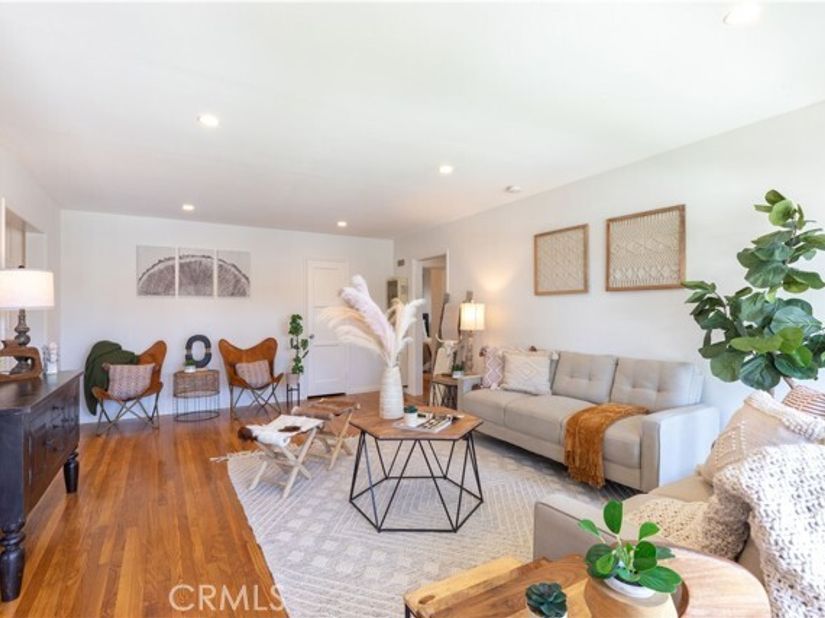 1014 E Carson, Long Beach CA 90807