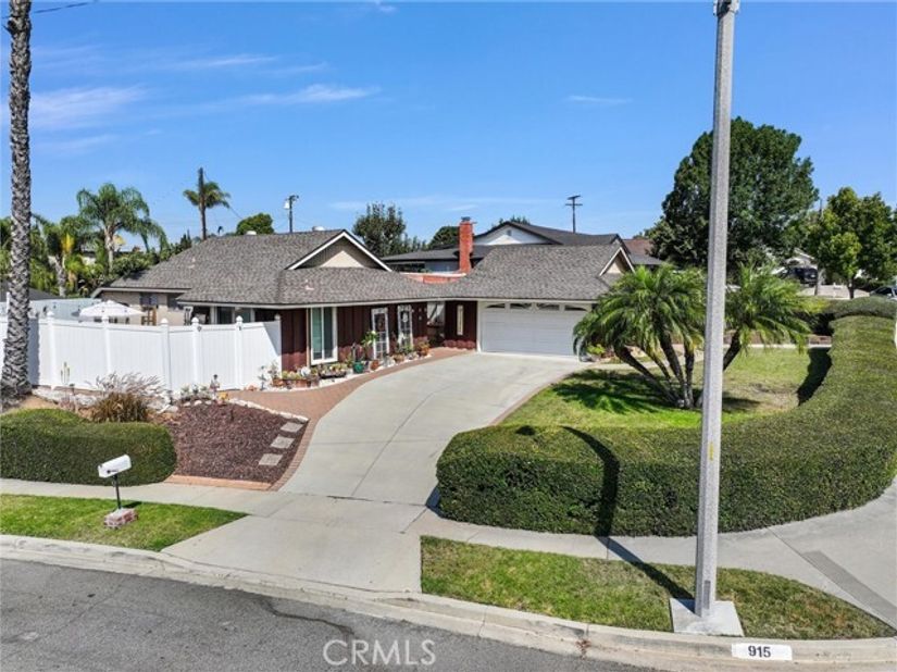 915 Carlson, Brea CA 92821
