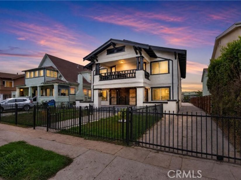 611 W 46th, Los Angeles CA 90037