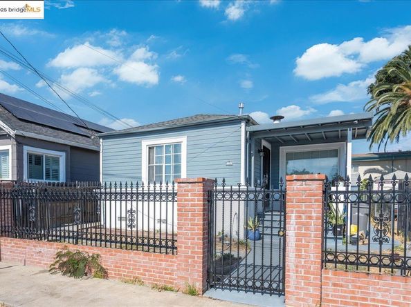 8806 Dowling St, Oakland CA 94605