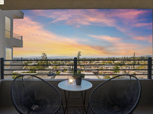 5340 Broadway Ter 403, Oakland CA 94618