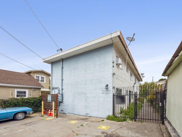 2120 E 22Nd St, Oakland CA 94606