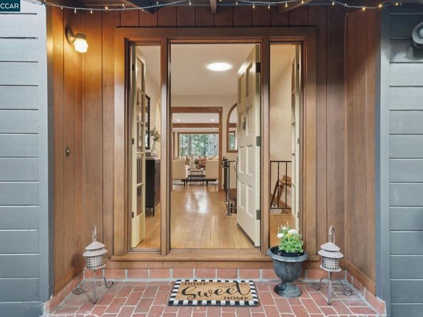 11 Los Conejos, Orinda CA 94563