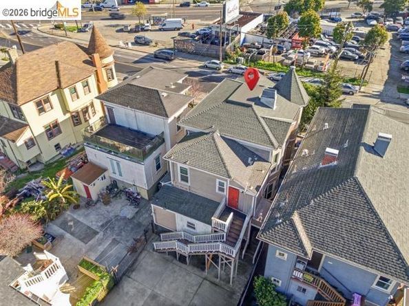 2817 Market St, Oakland CA 94608