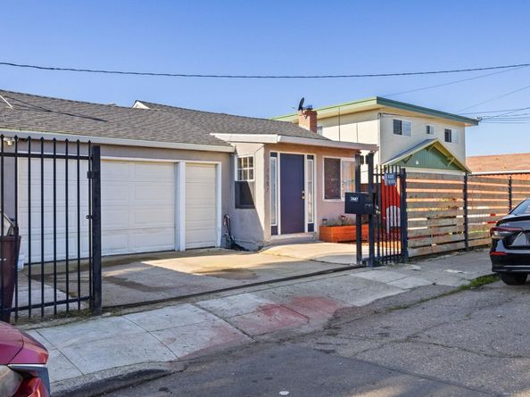 7447 Lockwood St, Oakland CA 94621