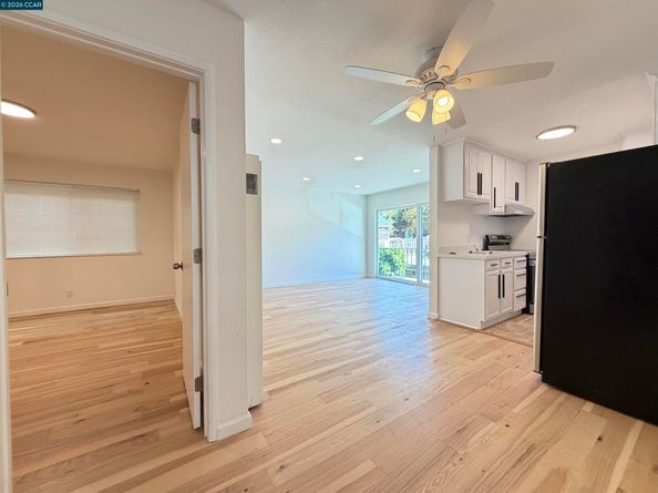 10 Moss Ave 15, Oakland CA 94610