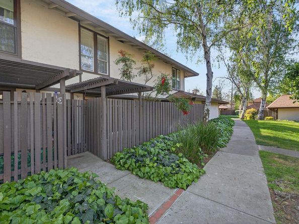 5497 Roundtree Dr D, Concord CA 94521