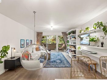 955 Shorepoint Ct