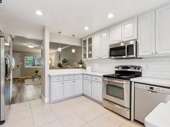 90 Laurel Dr