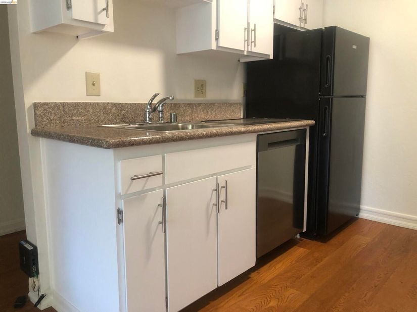 250 Whitmore St 302, Oakland CA 94611