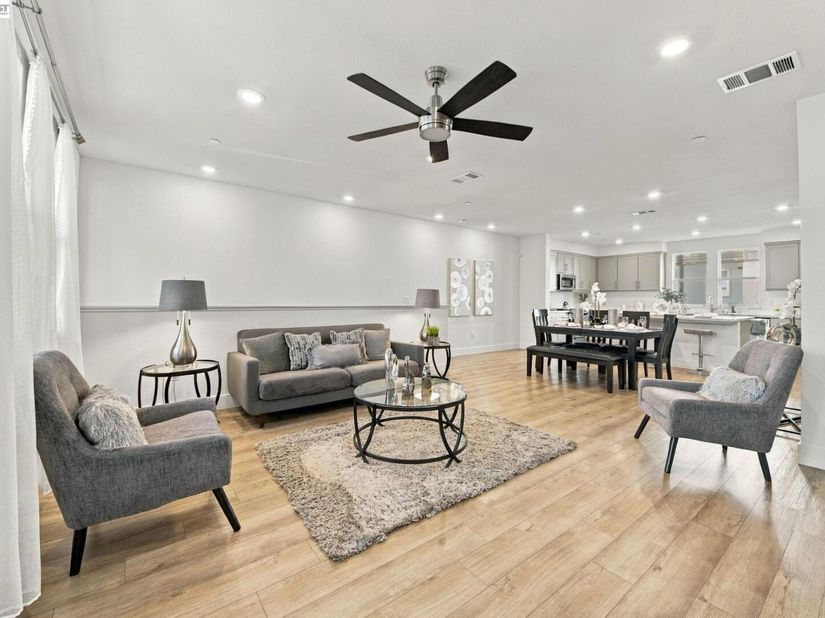 9800 Seawind Way, Newark CA 94560