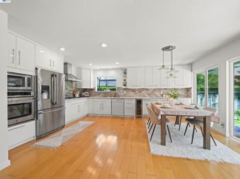 4815 Windermere Dr