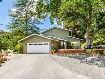 3348 Walnut Ln
