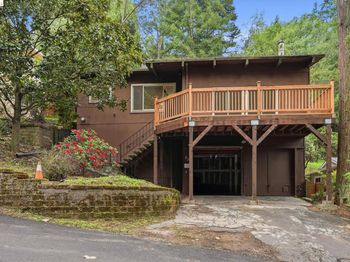 33 Eastwood Ct