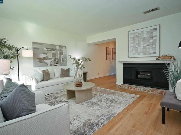 1288 Pine Creek Way Apt C, Concord CA 94520