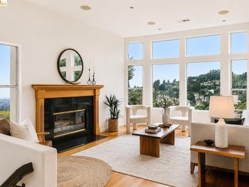 35 Bay Forest Ct
