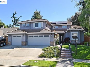 1504 Melanie Way