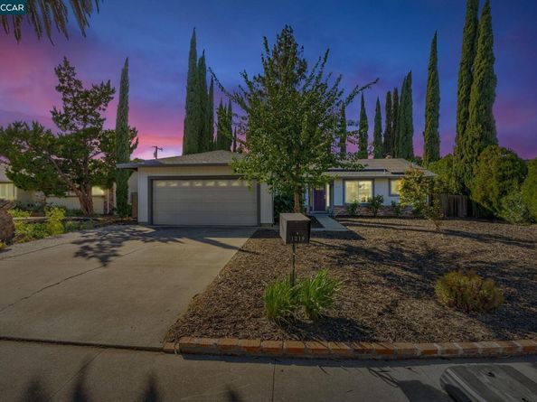 1219 Saint Elizabeth Ct, Concord CA 94518