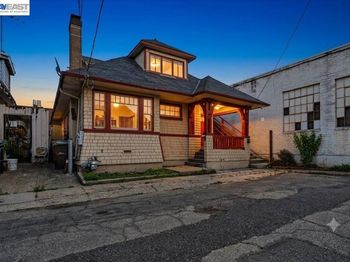 950 Loomis Ct