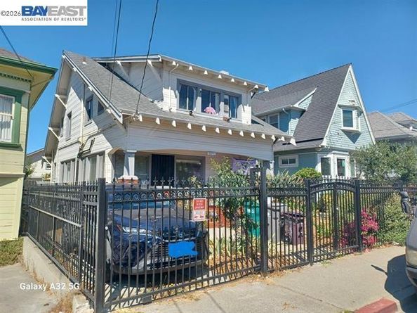 3873 West St, Oakland CA 94608