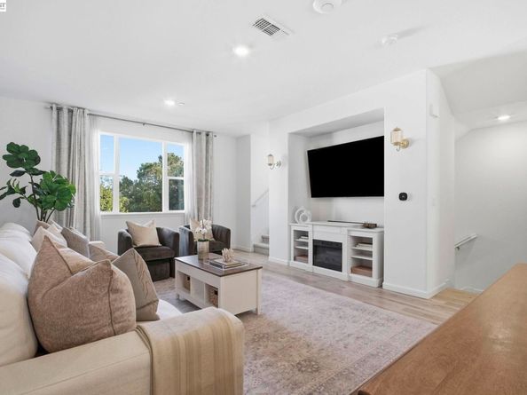 29741 Hansen, Hayward CA 94544