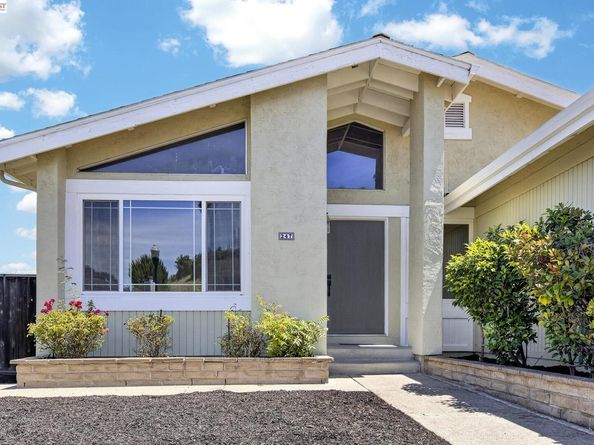 247 Sparrow Dr, Hercules CA 94547