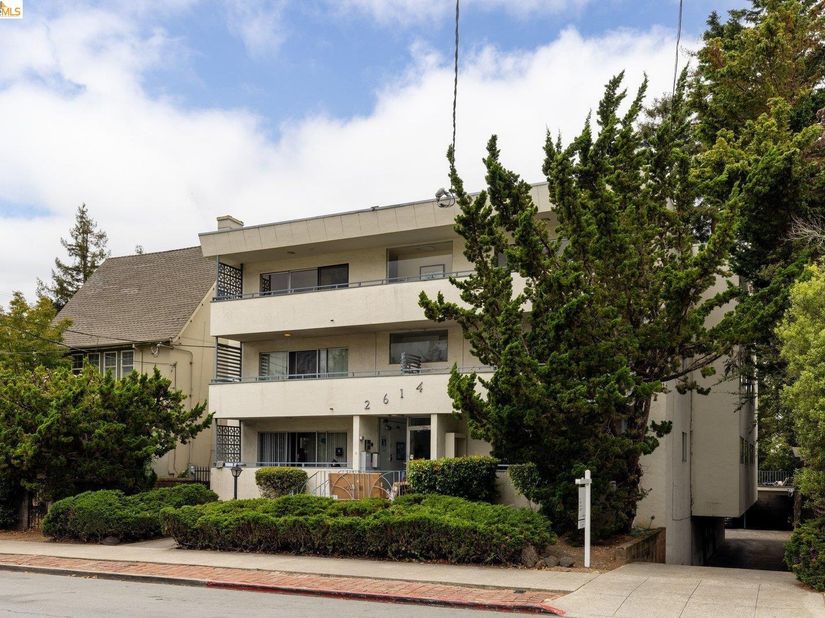 2614 Warring St 9, Berkeley CA 94704